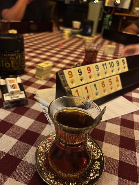 Çay eşliğinde okey keyfi
